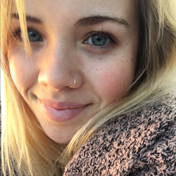 Meet your Posher, Lily - Picture 1 of 1